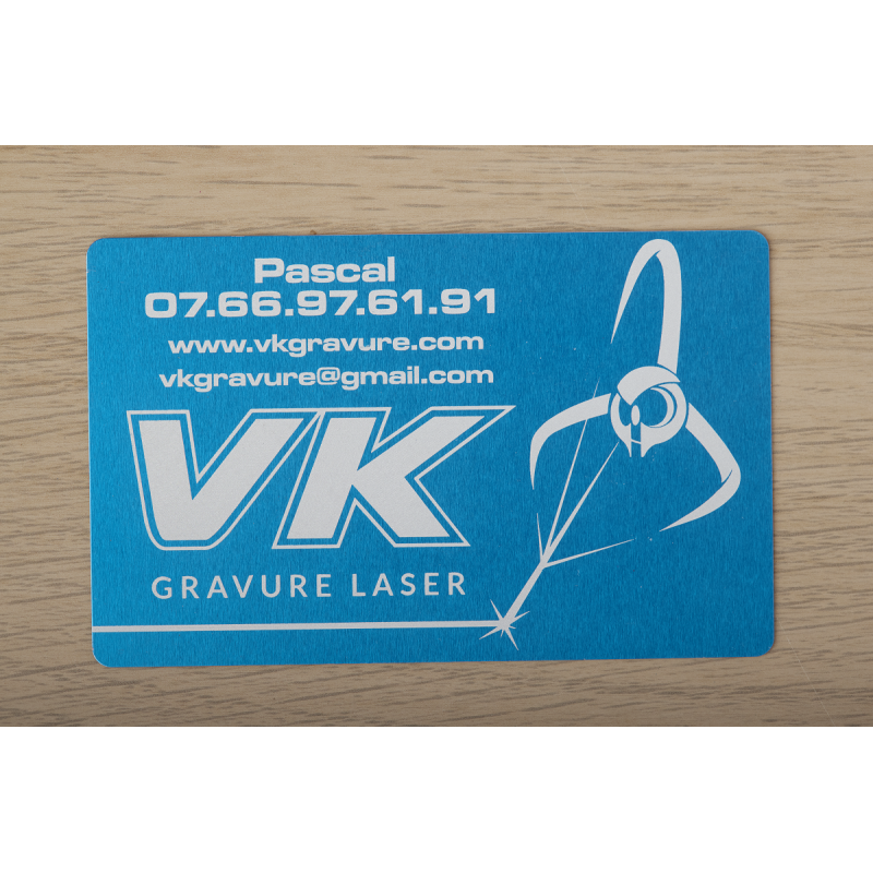 Carte de visite aluminium gravée Bleu Clair laser VK Gravure